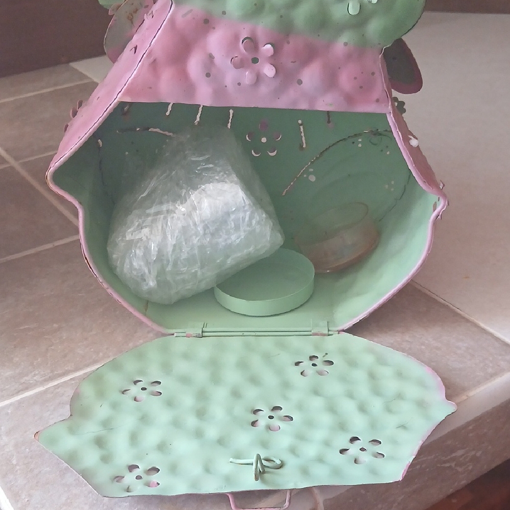 Home Interiors Autumn Bear and Frog Decor with Vibrant Colors - Picture 6 of 6